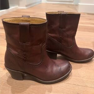 Women’s Frye Carmen Xstitch Brown Saddle Leather Short  Boots